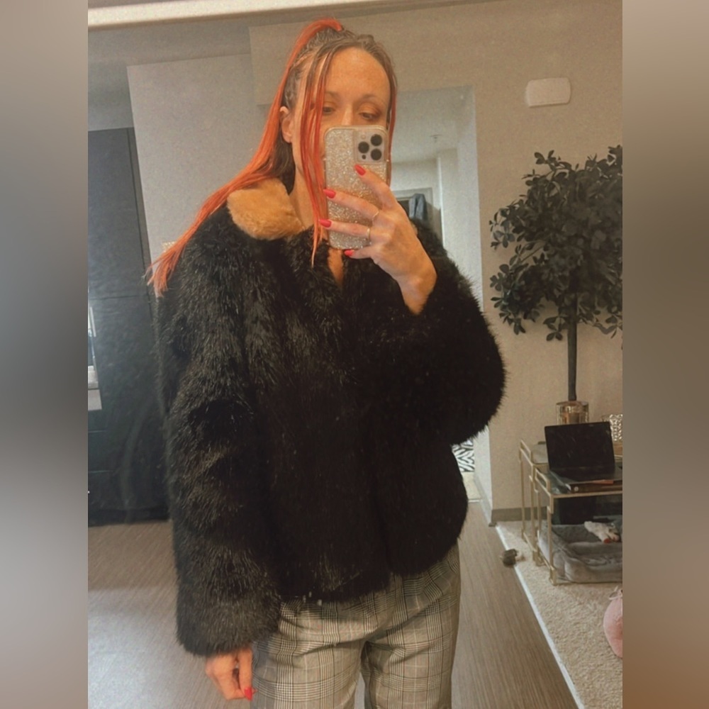 AINEA Italian black faux fur coat with contrast trim - Picture 3 of 15